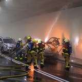 Uebung Smokey im Geissbuel Tunnel (Tangente) der Feuerwehr Zug. Impressionen der Aktion. (bild: Maria Schmid, Zug, 29. Mai 2021))