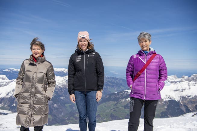 Symbolpolitik auf dem Gletscher: Für das CO2-Gesetz besuchte Sommaruga mit Skistar Michelle Gisin und SAC-Präsidentin Françoise Jaquet den Titlis.