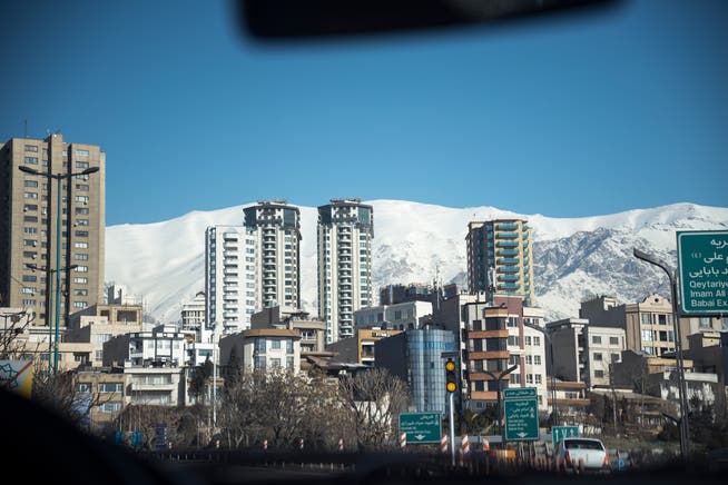 Aus einem solchen Wohnhochhaus in Teheran ist die Schweizer Botschaftssekretärin gestürzt.