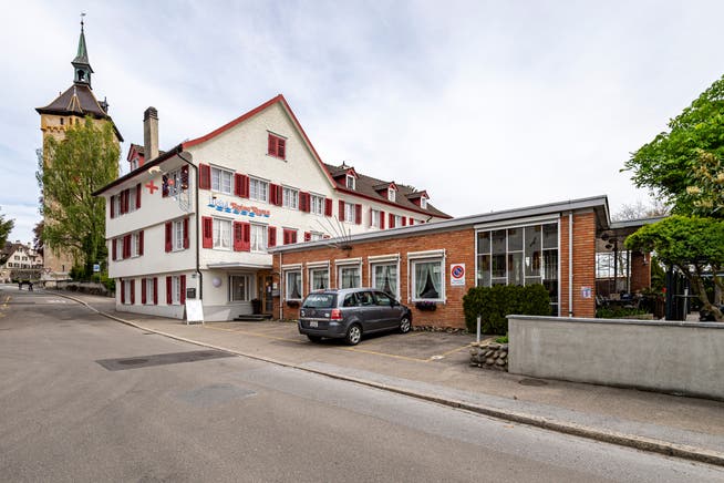 Zum «Roten Kreuz» in Arbon gehört ein Hotel mit 20 Zimmern und einem Appartement sowie ein Restaurant.