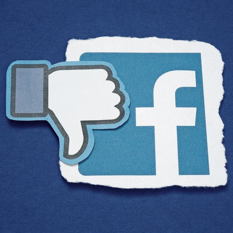 Facebook entfernt vorsorglich auch harmlose Beiträge, um sich nicht angreifbar zu machen.