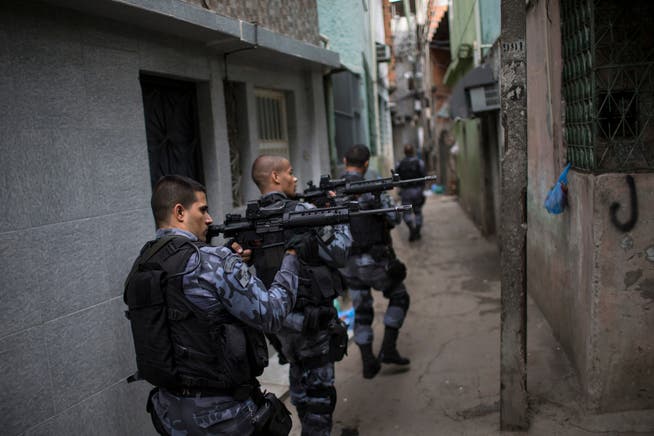Die Polizei- und Militäreinsätze in den Armenvierteln Brasiliens führen oft zu grossem Leid. (Symbolbild)