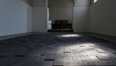 «1029»: Mit einem Ensemble von Zementplatten interpretiert Künstler Romain Crelier das Haus der Kunst neu