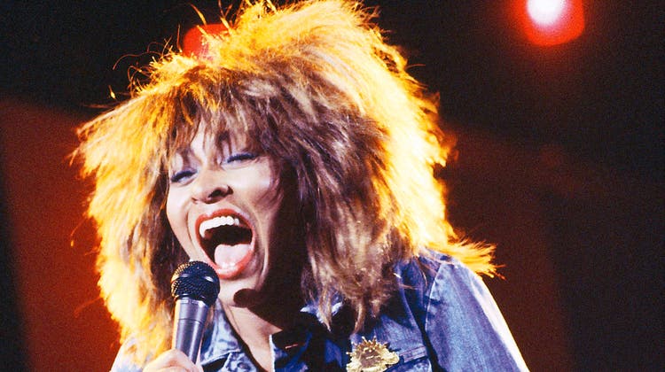 Tina Turner auf dem Höhepunkt ihres Erfolges 2001. (Fin Costello / Redferns)
