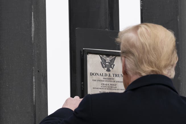 Trump firmó el muro en Alamo, Texas.