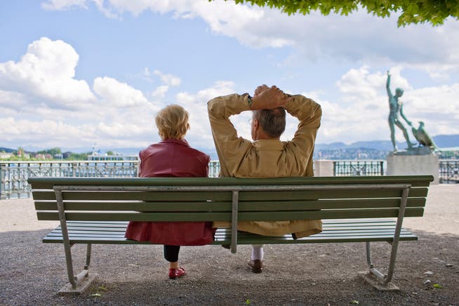 Rund 900'000 Rentnerinnen und Rentner in der Schweiz sind darauf angewiesen, dass die Pensionskassen ihr Altersguthaben gewinnbringend anlegen.