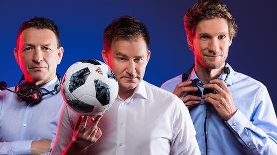 Kommentieren für SRF die Fussball-EM: Daniel Kern, Sascha Ruefer, Manuel Köng (von links).