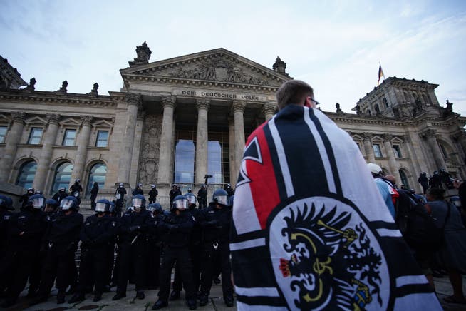 Der 29. August 2020: Reichsbürger und Rechtsextremisten stürmten die Treppe zum Berliner Reichstag. Die Politik sprach von einer «Schande».