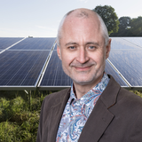 Es braucht mehr Solarpanels, sagt der Swisspower-Chef Kaufmann. Nicht nur in den Städten, wie hier auf dem Dach des Genfer Stadions, sondern vor allem auch im hochalpinen Raum. (Bild: Salvatore Di Nolfi / Keystone)