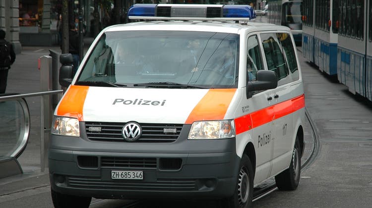 Der Räuber stellte sich der Stadtpolizei Zürich. (Symbolbild: Matthias Scharrer/LTA)