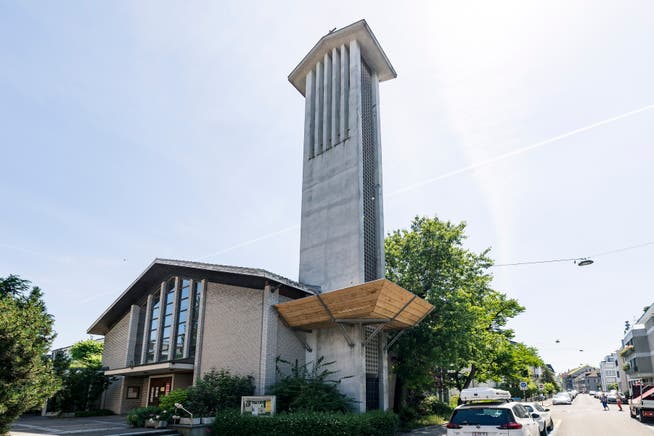 Der Kirchturm der Sacré-Cœur ist bald Geschichte. 