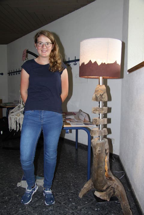 Samira Spichtig hat aus Schwemmholz eine stilvolle Lampe kreiert.