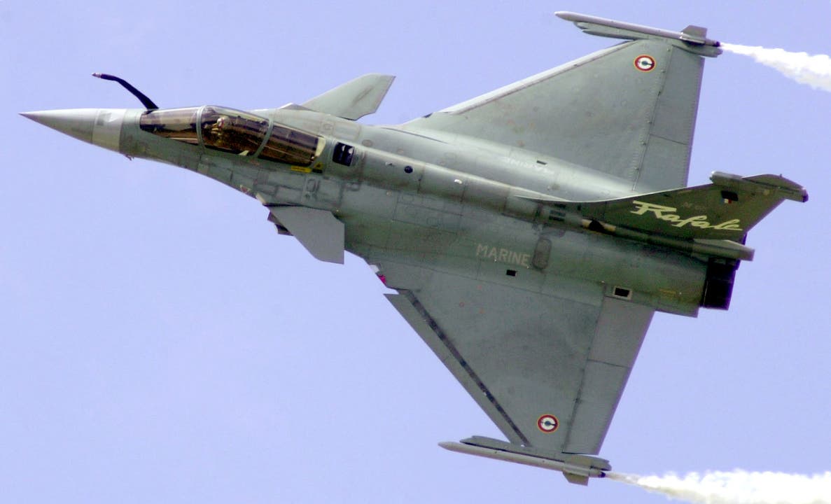 Der Kampfjet Rafale wird von der französischen Dassault Aviation Group produziert. Emmanuel Macron hat für den Flieger geworben.