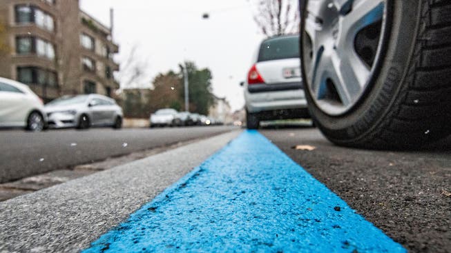 Basel-Stadt baut weitere 214 Parkplätze ab und will so die Sicherheit für Velofahrende erhöhen.