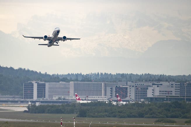 Die Steuerverwaltung forderte von der Flughafen Zürich AG für die Jahre 2012 bis 2014 nachträglich Mehrwertsteuern ein. Gemäss Behörden waren gewisse Gebühren nicht zum Normalsatz abgerechnet worden.
