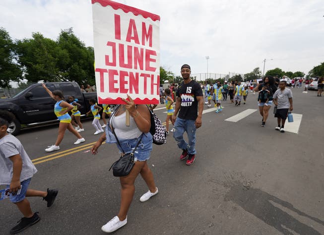 In Denver gingen die Menschen am neuen Feiertag «Juneteenth» auf die Strasse.