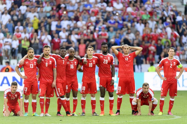 Die Spieler der Schweizer Nati waren enttäuscht nachdem sie das Spiel an der EM 2016 verloren haben. Dieses Jahr haben sie erneut die Chance sich zu beweisen.