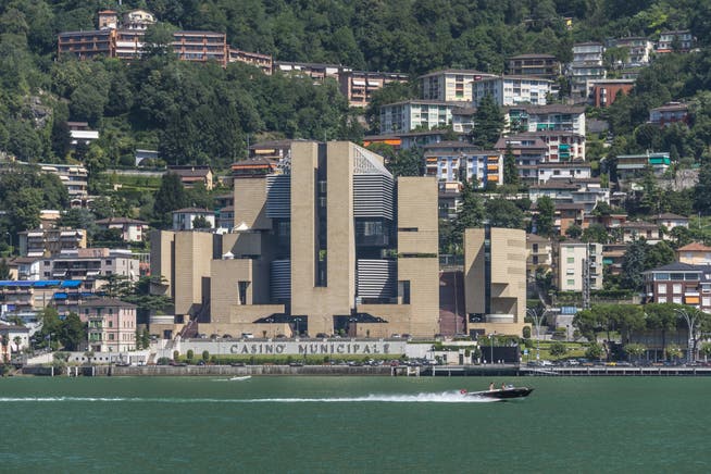 Das vom Schweizer Architekten Mario Botta gebaute Casino in Campione.