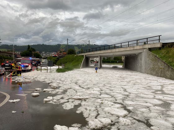 Unwetter In Luzern Und Zug Hagel Gewitter Und Uberschwemmungen