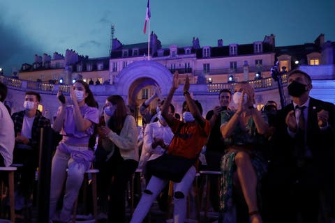 Weder Maske noch Distanz: Am «la fête de la musique» mangelte es laut Experten an Disziplin.