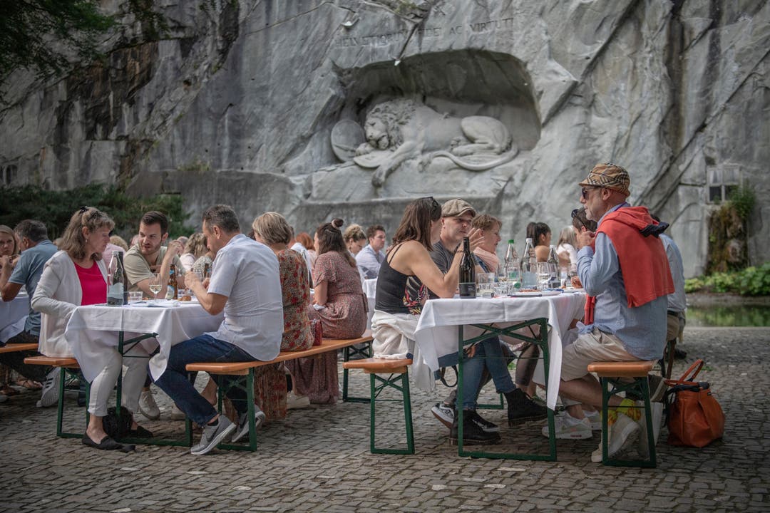 Dinner beim Standort Löwendenkmal.