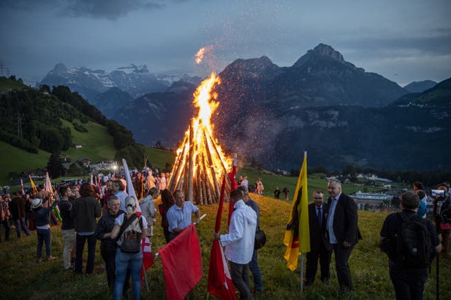 Feier in Morschach: Die SVP liess am Samstag in der ganzen Schweiz die Höhenfeuer lodern. (Symbolbild)