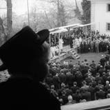 Die Webseite Memobase zeigt das audiovisuelle Erbe der Schweiz: Am letzten Sonntag im April 1942 fand in Sarnen nach alter Tradition die Landsgemeinde Obwalden statt. (Bild: PD)