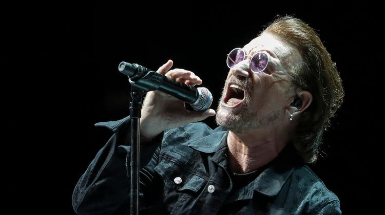 Der diesjährige EM-Song kommt von Bono von U2 – das wissen bisher nur die wenigsten. (Bild: Keystone)