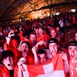 Schweizer Fans beim Public Viewing in der Kreuzlinger Bodensee-Arena. (CH Media)