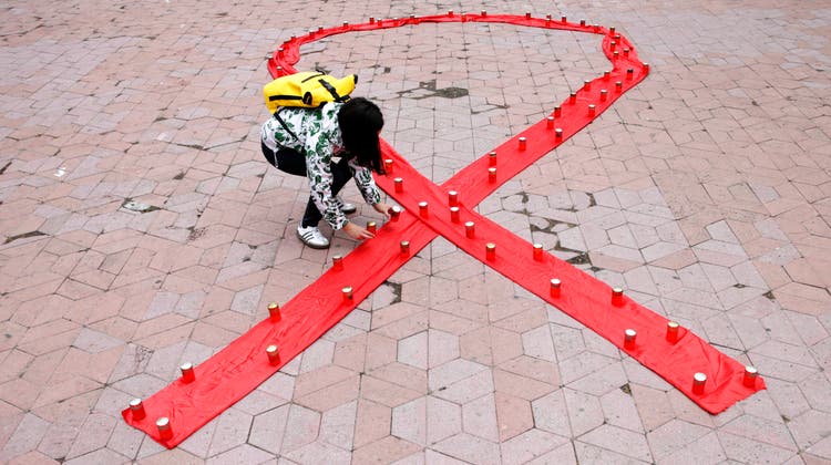 Vor 40 Jahren wurde erstmals über Aids berichtet. Nun will die Aids-Hilfe Schweiz eine neue Medien- und Informationskampagne starten. (Keystone)