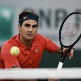 Nach hartem Kampf steht Roger Federer in den Achtelfinals der French Open. (Thibault Camus / AP)