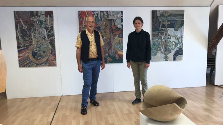Die aktuelle Ausstellung im Näijerehuus zeigt Werke des Bildhauers Alois Herger (Solothurn) und der Malerin Masha Petrushina (Langnau i.E.). (Vanessa Simili)