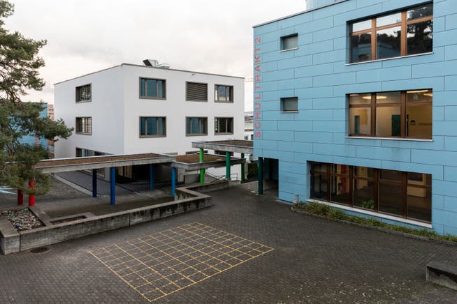 Der neue Schultrakt im Schulhaus Huebwies in Geroldswil wird seit Februar 2020 genutzt. Nun genehmigte die Schulgemeindeversammlung die Baukreditabrechnung dafür. 