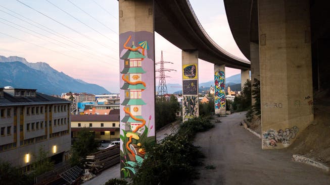 Die Inntal-Autobahn in Innsbruck: In Hohlräumen unter der Brücke feiern die Studenten illegale Partys.