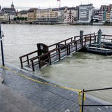 Der Rhein ist derzeit fast überall abgesperrt. (Kenneth Nars)
