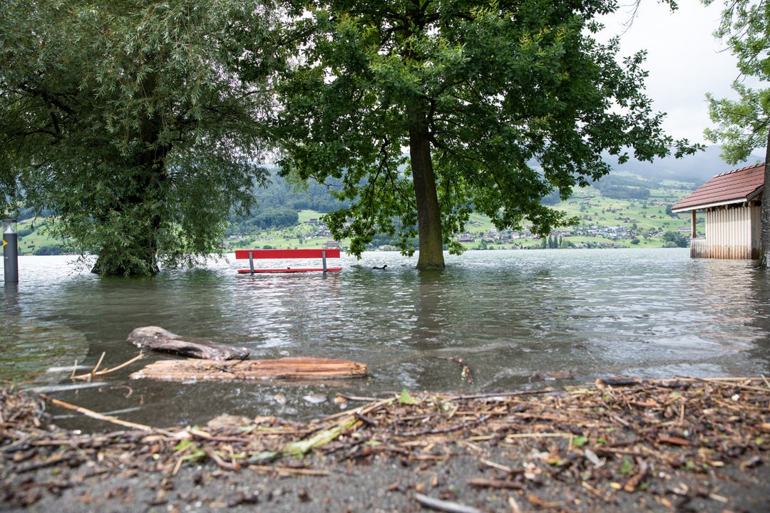 Überschwemmung am Sarnersee.