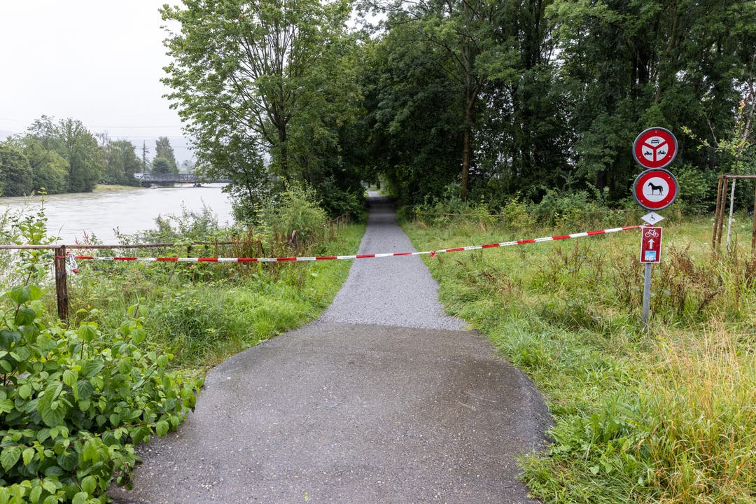 Auch hier in Schlieren gilt: Limmatuferweg gesperrt! 