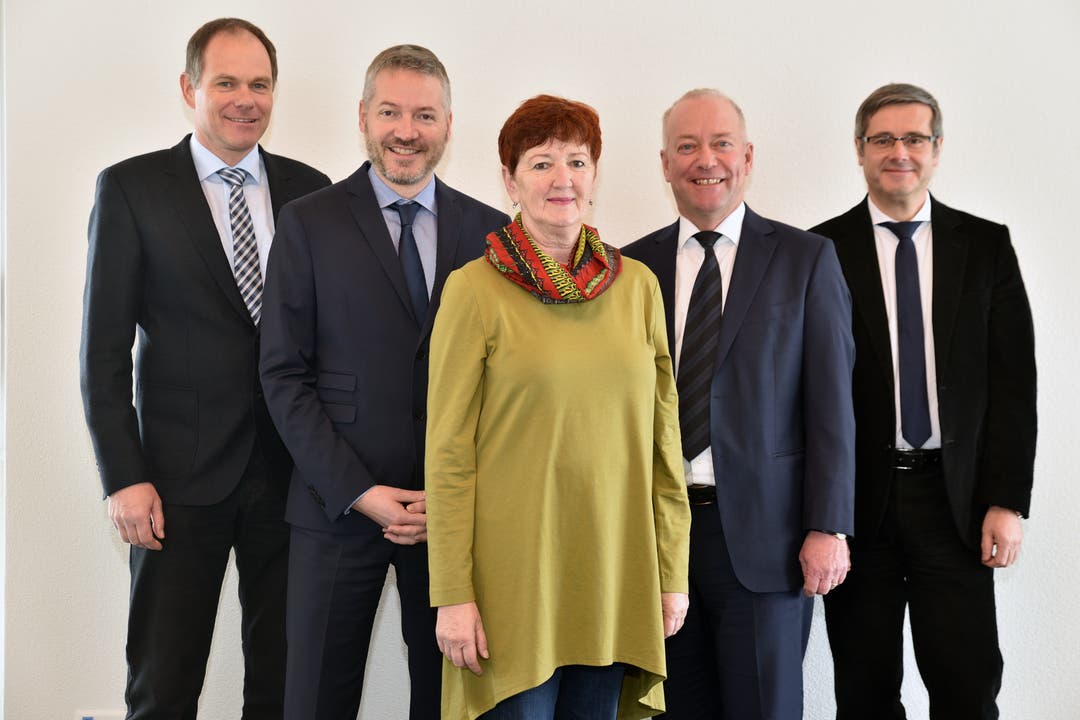 Stadtrats-Jahresmedienkonferenz 2017: v.l. Peter Schafer, Thomas Marbet, Iris Schelbert, Martin Wey und Benvenuto Savoldelli