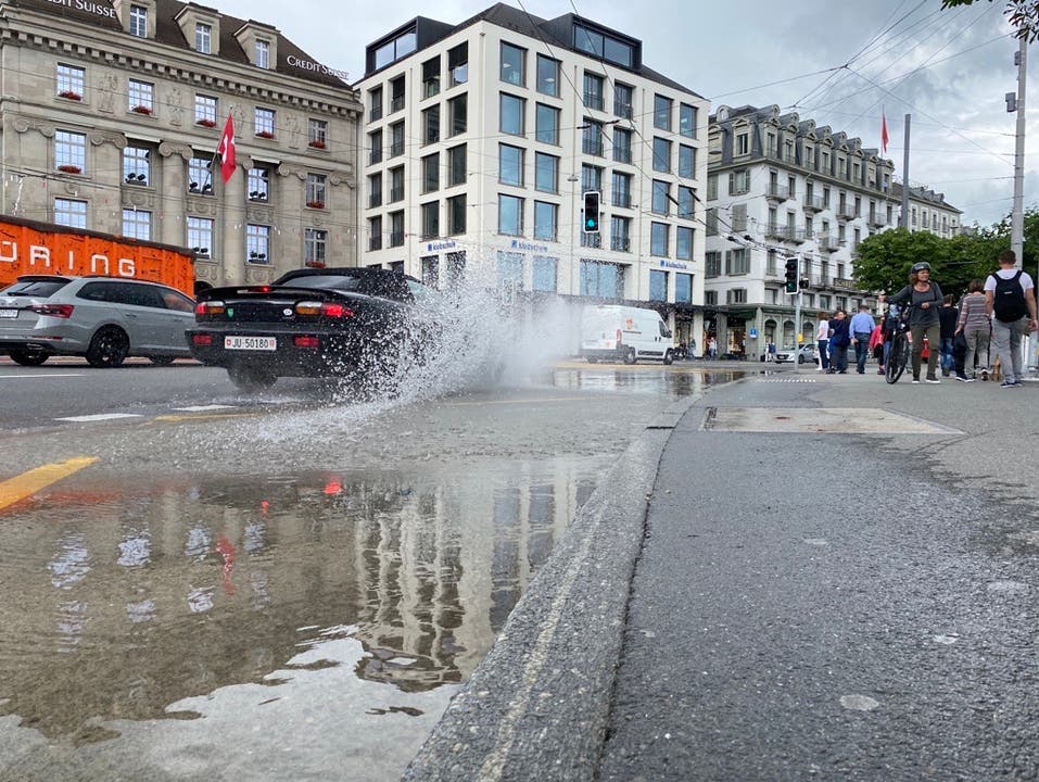 Hochwasser in Luzern: Beizen und Läden verbarrikadieren sich