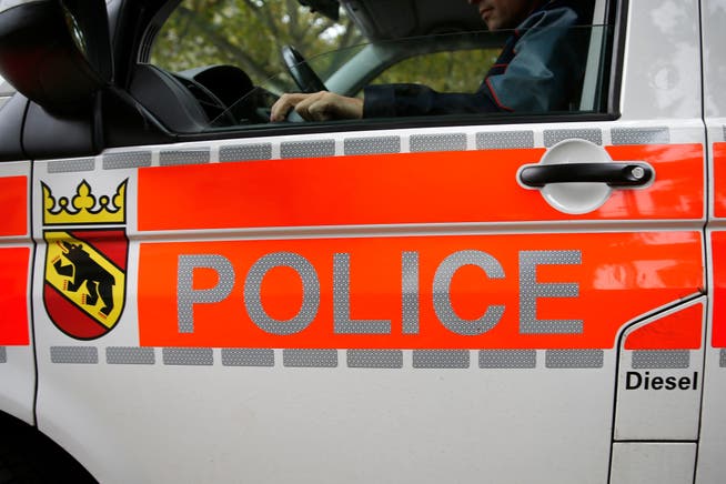 Die Berner Kantonspolizei sucht Zeugen für den Vorfall in Biel. (Symbolbild)