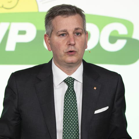 SVP-Präsident Marco Chiesa weibelte für mehr Steuerprivilegien für reiche Ausländer.