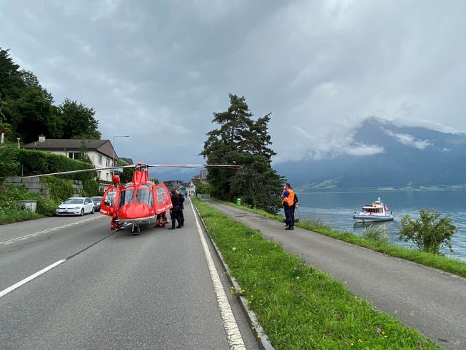 Der Rega-Helikopter am Unfallort.