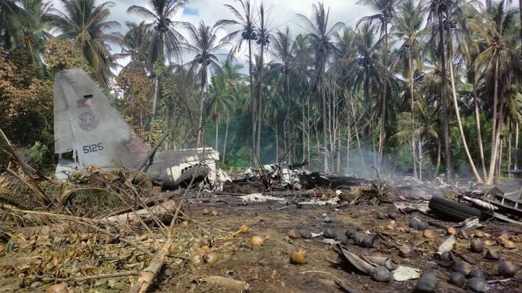 Militärflugzeug stürzt bei Landung ab – mindestens 29 Tote und viele Vermisste