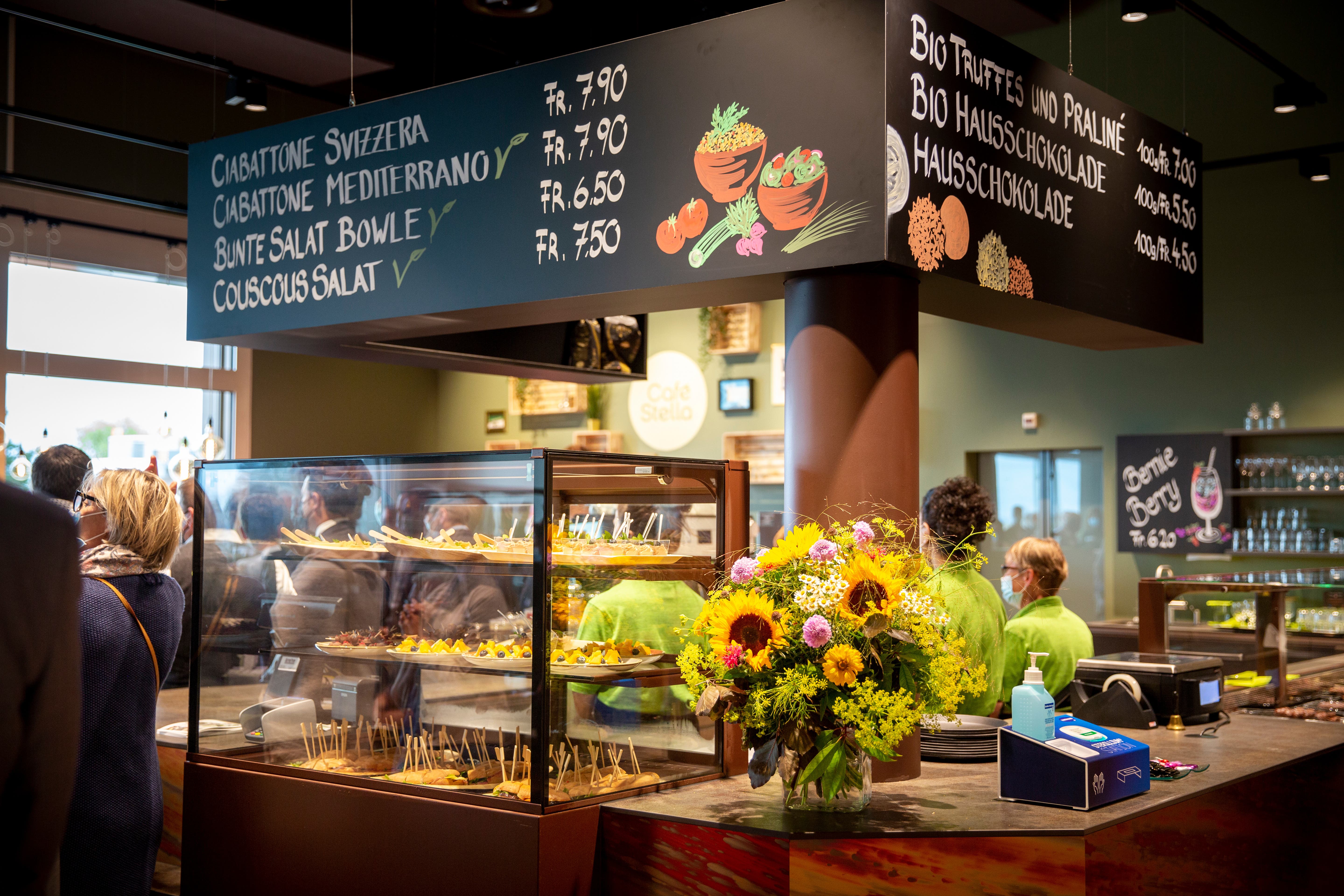 Impressionen von der Eröffnung des «SchokoLadens »und des Café Stelle der Chocolat Bernrain in Kreuzlingen.