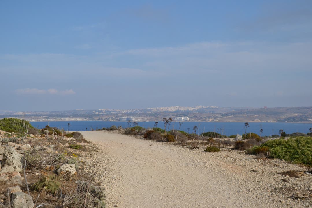 Das ehemalige Isolationsspital liegt im Südosten der Insel, von hier hat man Blick auf Malta. 