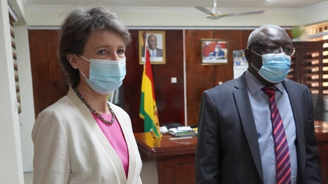 Umweltministerin Simonetta Sommaruga und ihr ghanaischer Amtskollege Kwaku Afriyie wollen den Export von Elektroschrott strenger regeln. 