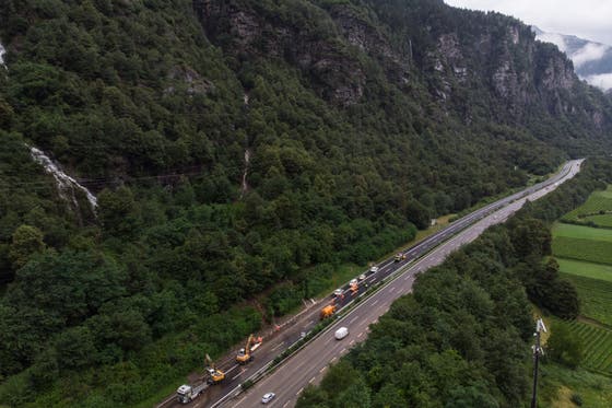 Unwetter Bringt Regen Schnee Und Steinschlag