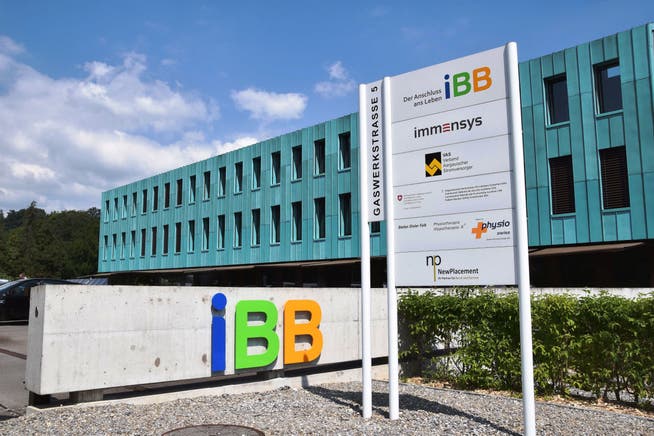 Die Energieversorgerin IBB – hier der Geschäftssitz in Brugg – realisiert den Wärmeverbund.