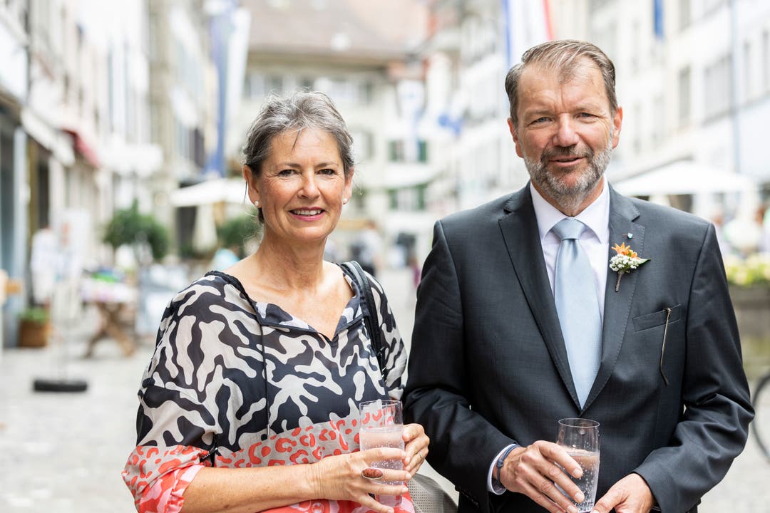 Ehrengast Rolf H. Meier, Leiter Abteilung Tiefbau (Kantonsingenieur) und Caroline Wyss.