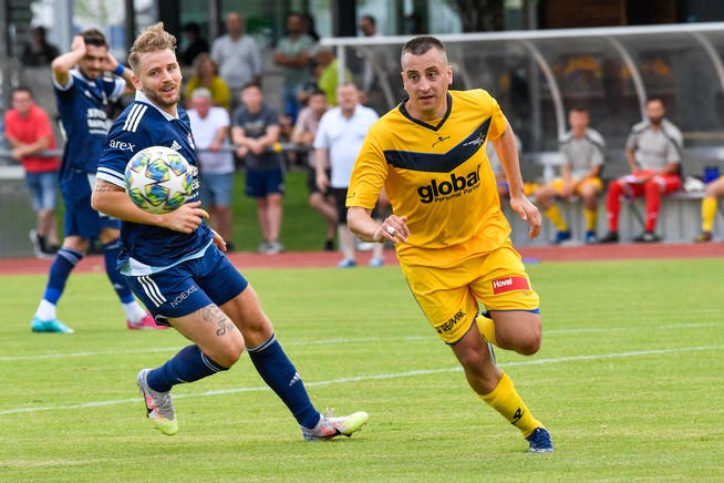 Dalibor Velickovic (in Gelb) und Sirnach bestreiten am Samstag in St.Margrethen das erste Pflichtspiel der neuen Saison.